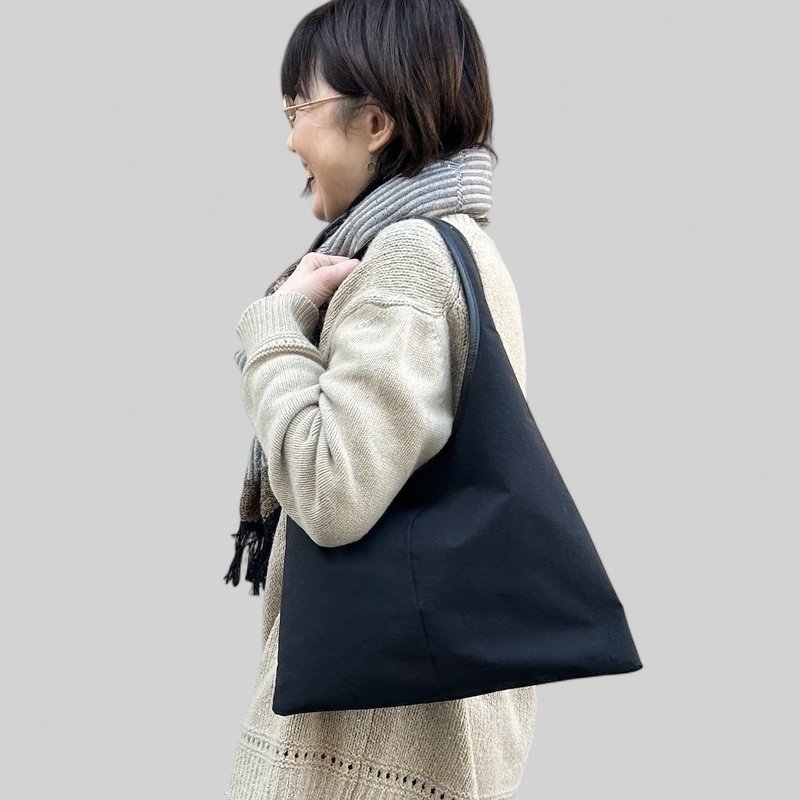 オオカミ少年ミニ　ブラック　KONBU　撥水加工ナイロン素材ワンショルダーバッグ - 側背包/斜背包 - 尼龍 黑色