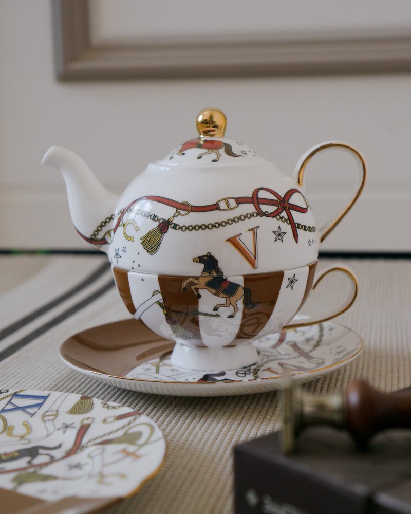 Noble equestrian pattern bone china exclusive teapot, cup and dessert plate set - ถ้วย - เครื่องลายคราม สีนำ้ตาล