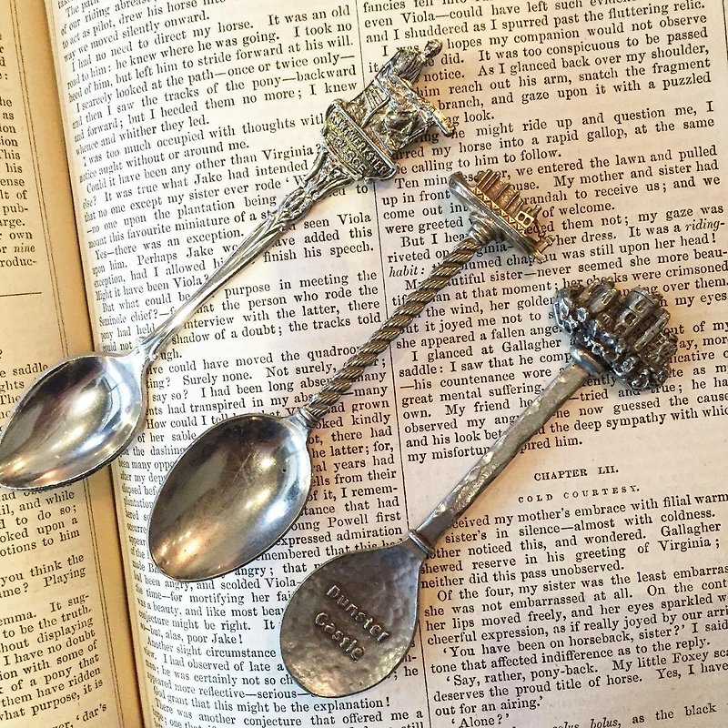 Britain back to the early Memorial small spoon - Cutlery & Flatware - Other Metals 