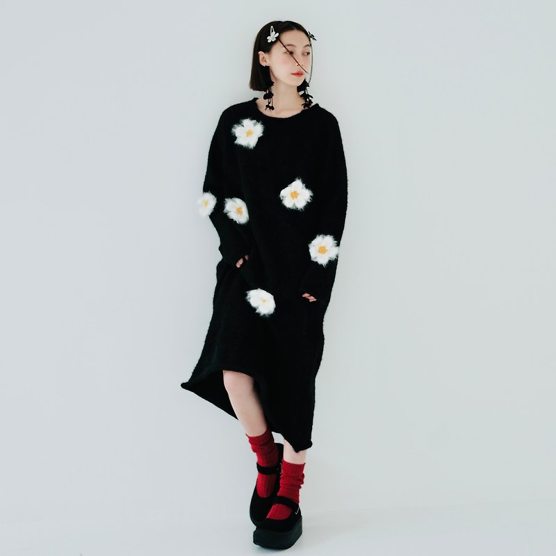 Black Edelweiss White Flower Long Sleeve Dress / Dress Skirt - Women's Sweaters - Other Materials Black