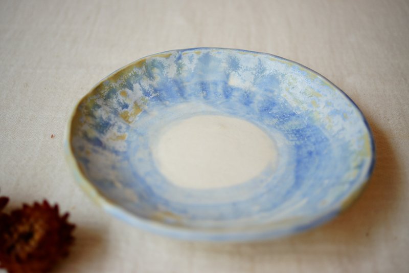 Hand-kneaded Japanese Bronze blue small plate Ø 12cm dessert plate sauce plate pickles plate - Small Plates & Saucers - Pottery Brown