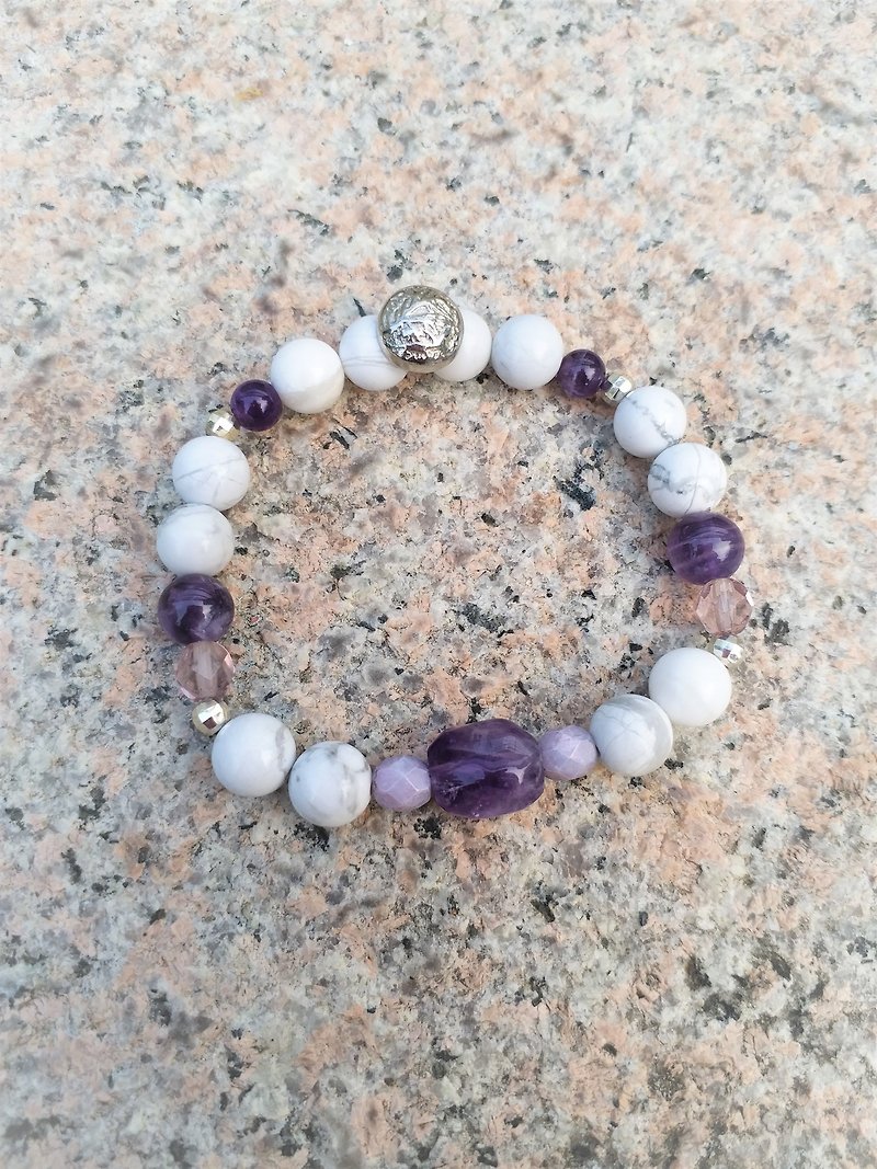 30% off at the end of the year│ White turquoise amethyst│ Czech handmade Stone beads│ Healing crystal bracelet - Bracelets - Crystal Purple