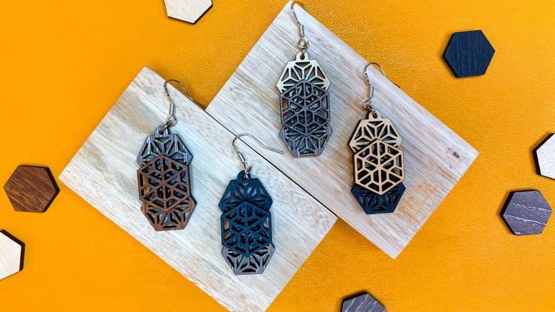 【Triplets】Japanese Style Kumiko Pattern Dangle Earrings - ต่างหู - ไม้ สีนำ้ตาล