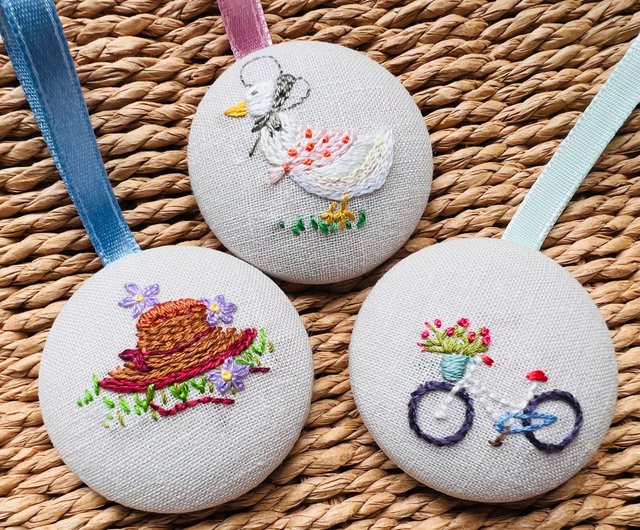 m*上様 ハンドメイド刺繍キーホルダー 茶トラさんとひよこ