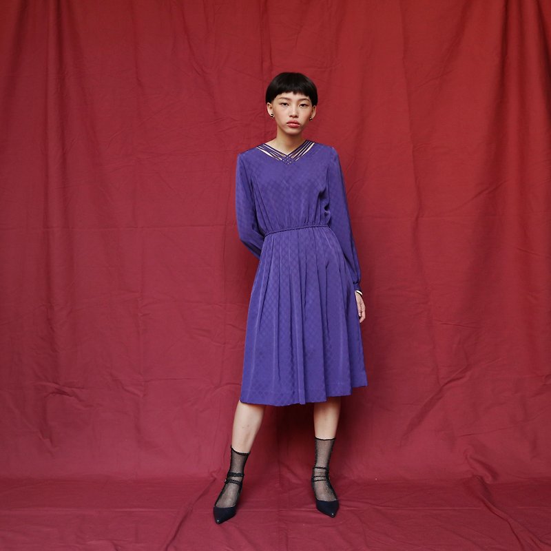 南瓜Vintage。古著鏤空V領雪紡洋裝 - 連身裙 - 其他材質 紫色