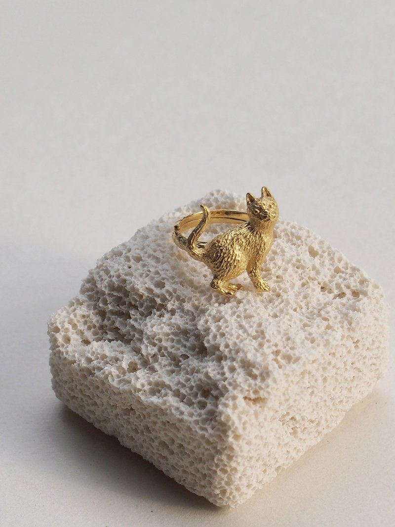 Stand Up Cat Ring, 925 Sterling Silver, Cat Ring, Cat Silver Ring, Stackable Rin - 戒指 - 其他材質 金色