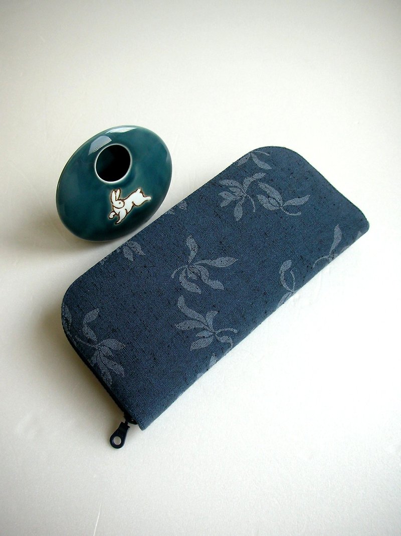 Ancient Kapok Cloth[Autumn Grass]-Long Clip/Wallet/Purse/Gift - กระเป๋าสตางค์ - ผ้าฝ้าย/ผ้าลินิน สีน้ำเงิน