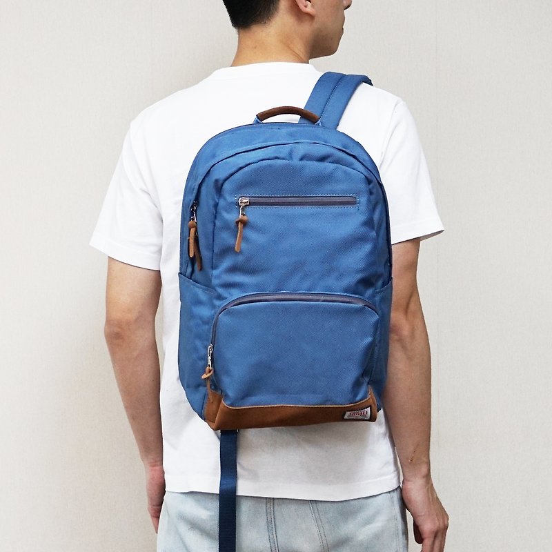 Argali 香港品牌 戶外後背包 中性 大容量 實用 簡約風 雙肩包 YKK拉鍊 Fossa Backpack 天空藍色 - 背囊/背包 - 其他材質 藍色