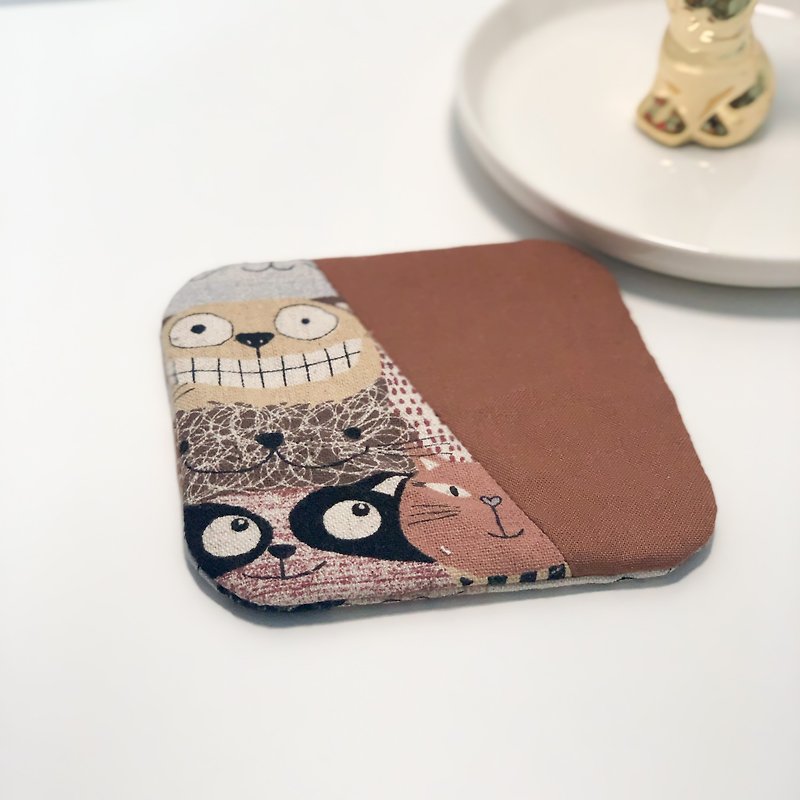 Smiling cat | Double-sided coaster rounded design - Coasters - Cotton & Hemp Multicolor