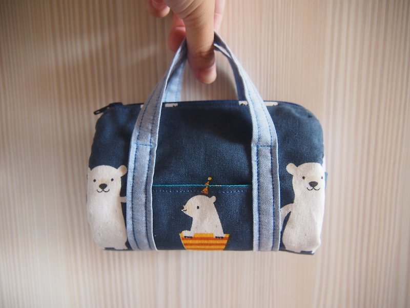 北極熊深藍-小波士頓造型化妝包/旅行收納包/筆袋/手提零錢包 - 化妝包/收納袋 - 棉．麻 藍色
