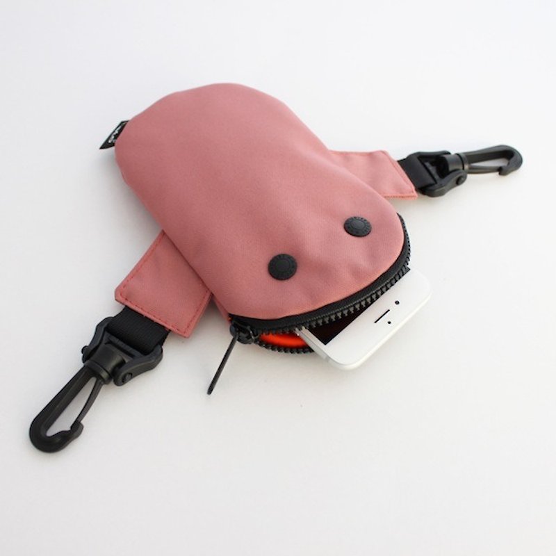 The creature iPhone case　small bag　Mame-sagari　smoky pink - เคส/ซองมือถือ - เส้นใยสังเคราะห์ สึชมพู