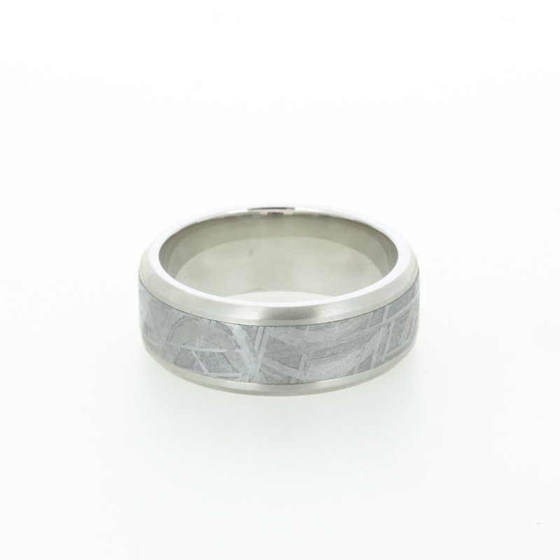 Beveled Edges Meteorite 316L Stainless Steel Wedding Band Ring - แหวนทั่วไป - เครื่องเพชรพลอย สีเงิน