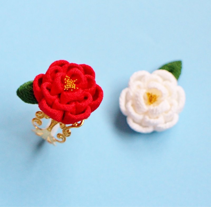 Ring of rose with leaves white - แหวนทั่วไป - ผ้าไหม ขาว