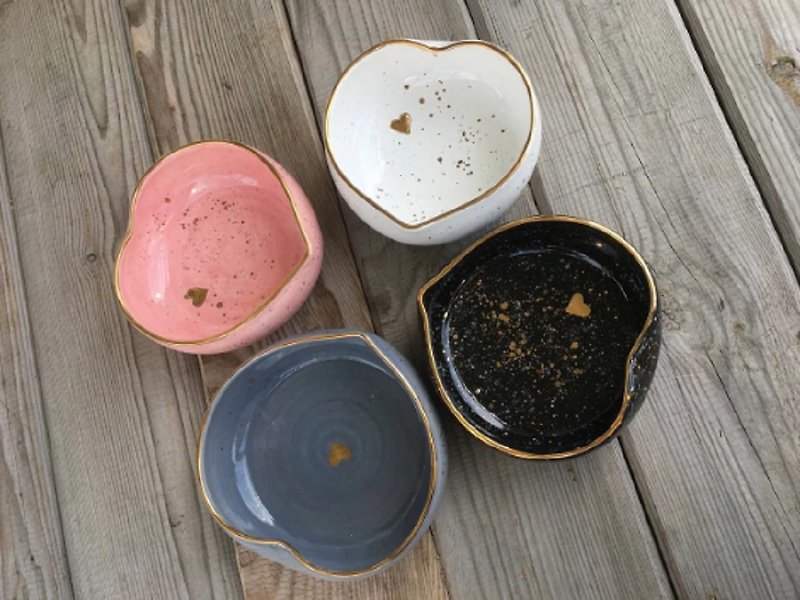 Heart Shaped Bowl, Ceramic Heart Bowl, Ceramic candy bowl, handmade salad bowl - 碗 - 陶 