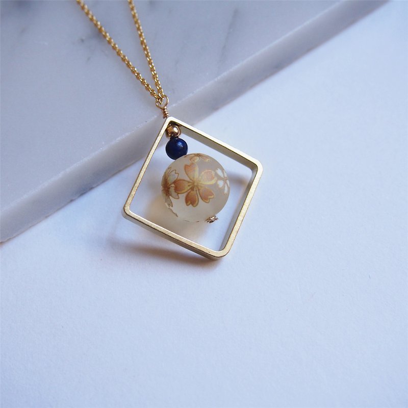 "KeepitPetite" Japanese style cherry hot paste lapis lazuli beads · · geometric plated alloy necklace (45cm / 18 inch) gift - สร้อยคอ - โลหะ สีกากี