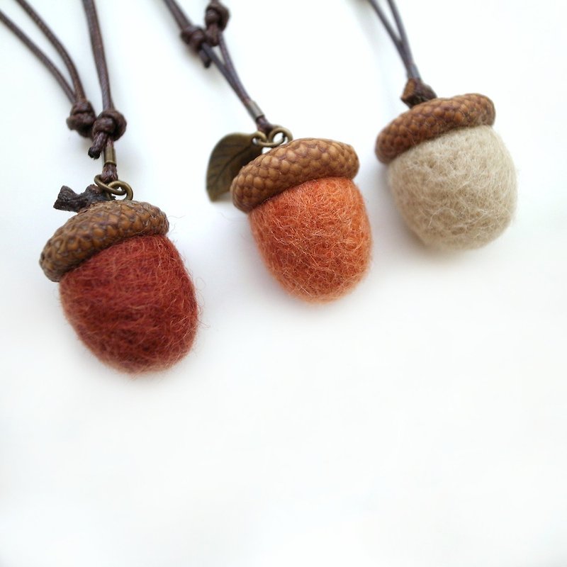 Wool felt rubber chain I forest series small things. 30 colors are available. Safe and non-toxic dyes. Acorn - สร้อยคอ - ขนแกะ หลากหลายสี