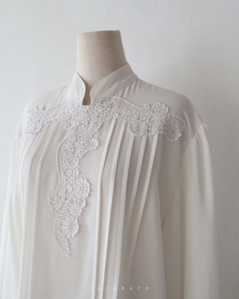 レトロ刺繍襟、ゆったりとした欧米風デザインの長袖バックボタンオフホワイトヴィンテージブラウス - シャツ・ブラウス - ポリエステル イエロー