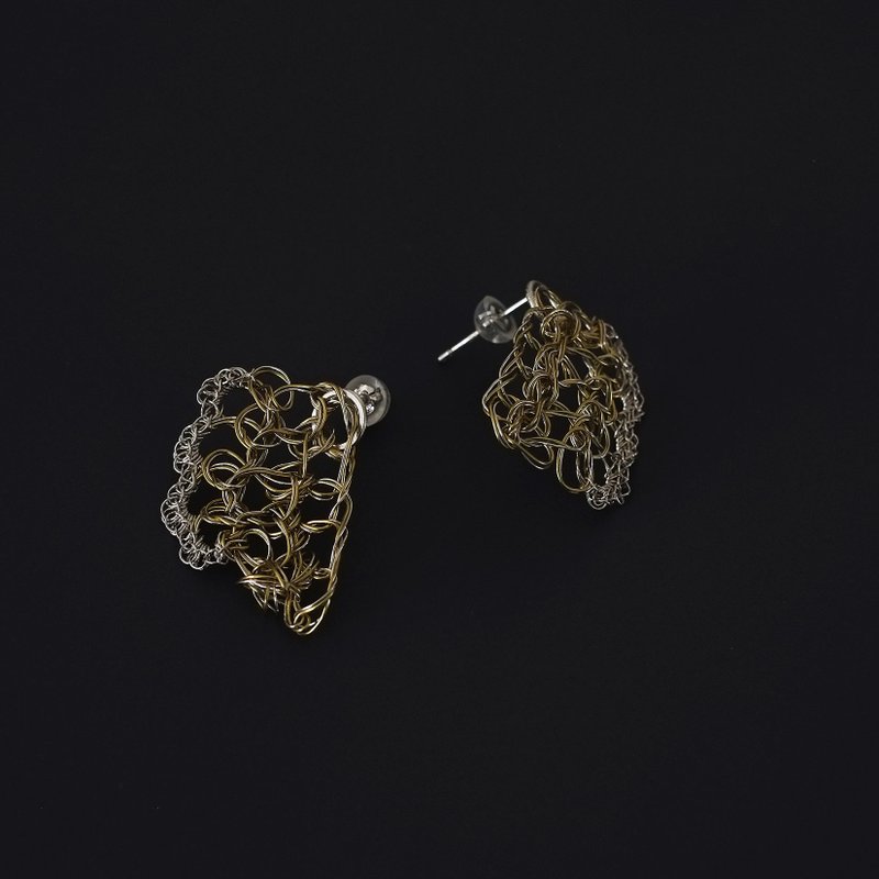 羽根ピアス - ピアス・イヤリング - 金属 ゴールド