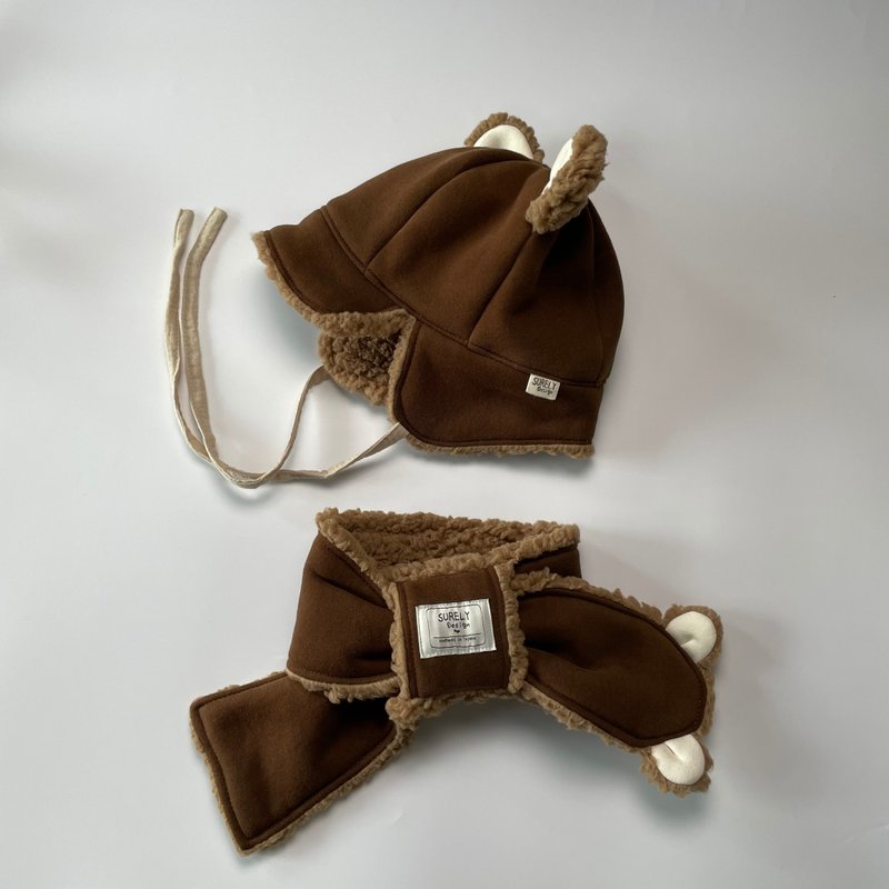 [Ready stock set] A cute bear lives in the oil lamp | Plush strapped Bell flying hat + scarf - Baby Gift Sets - Cotton & Hemp Brown