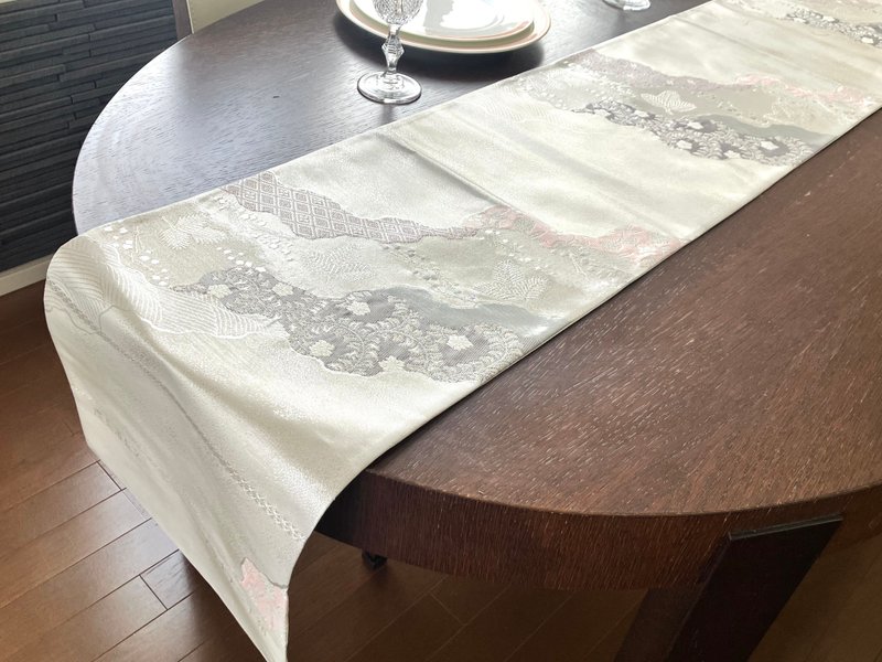 プラチナ箔 着物 帯 テーブルランナー PTR006 - 桌布/桌巾/餐墊 - 絲．絹 白色