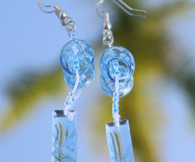 Wind Chimeシリーズ】和の手描き風鈴ピアス - ショップ yettahandmadearea ピアス・イヤリング - Pinkoi