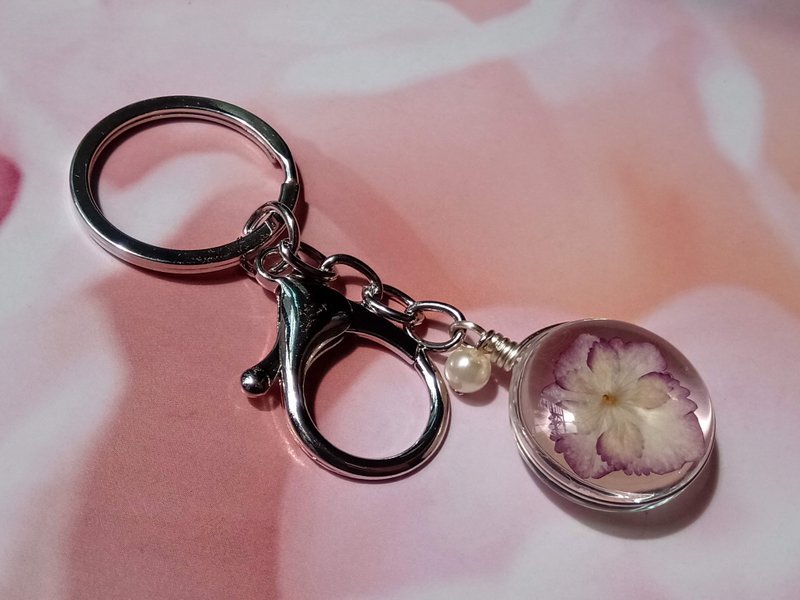 客戶專屬訂單 Butterfly, 手作押花飾品 - 鑰匙圈/鑰匙包 - 玻璃 多色