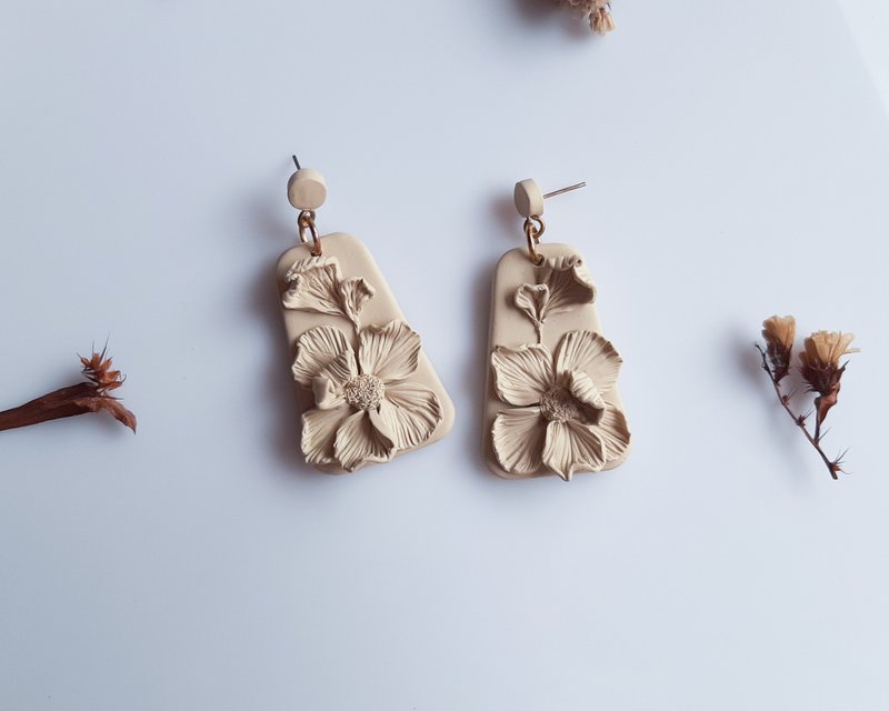 Beige flowers summer earrings  Polymer clay dangle earrings  Handmade earrings - Earrings & Clip-ons - Pottery Khaki