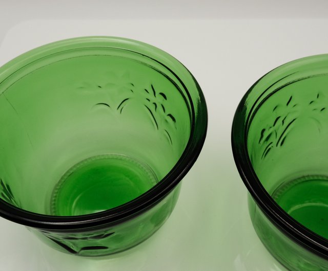 VINTAGE Emerald Green Glass Mixing Bowl