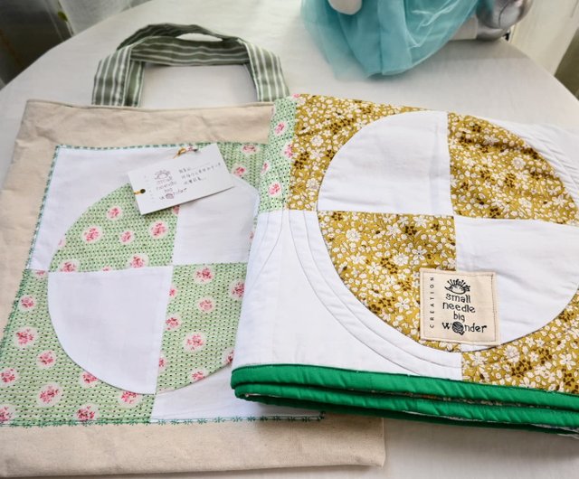 手作りのパッチワークキルト - 小さな円、大きな円 - ショップ smallneedlebigwonder ベビー寝具 - Pinkoi