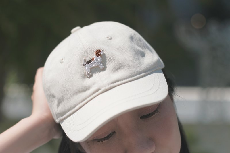 棒球帽短帽簷縫珠刺繡小獵犬米格魯圖案 - 帽子 - 棉．麻 白色