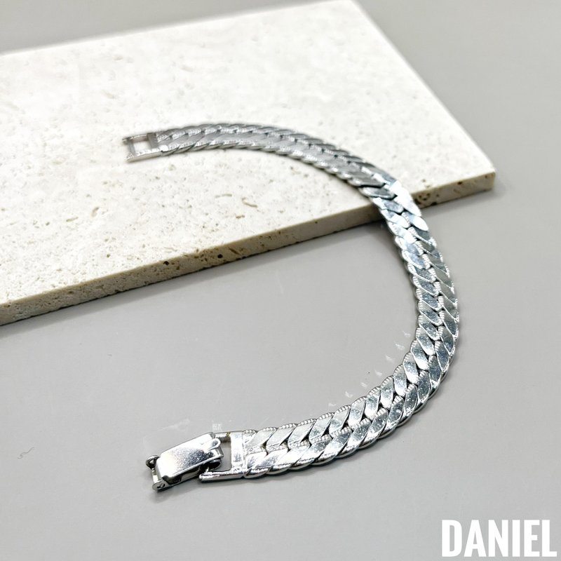 •DANIEL• 歐美老件 MONET銀色金屬片設計手鍊 - 手鍊/手鐲 - 其他金屬 銀色