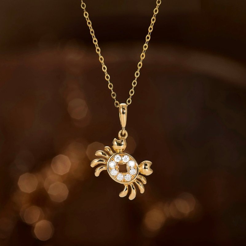 Eight directions to attract wealth necklace 18k gold necklace gold coin crab gift girlfriend niche high-end texture - สร้อยคอ - วัสดุอื่นๆ สีส้ม