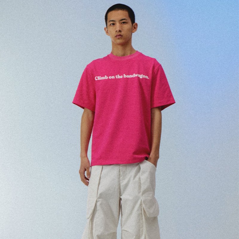 Climb Slogan T-shirt 攀登短袖T恤 玫紅 無性別穿搭 - 帽T/大學T - 其他材質 紅色