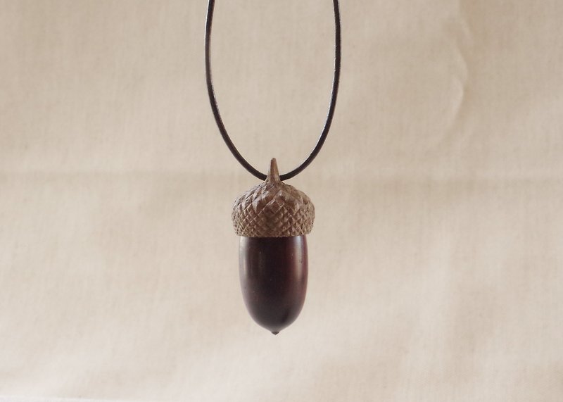Acorns in Japan: Mongolian oak (wooden aroma diffuser, pendant) made-to-order