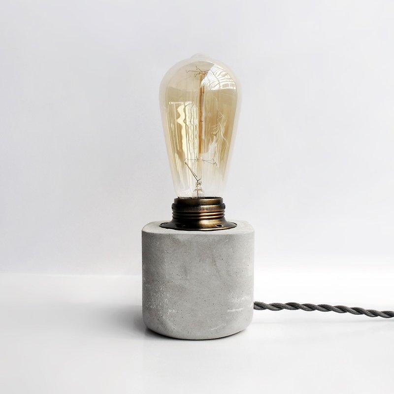 HALF Antique copper concrete lamp / tablelamp / desk lamp - Lighting - Cement Gray
