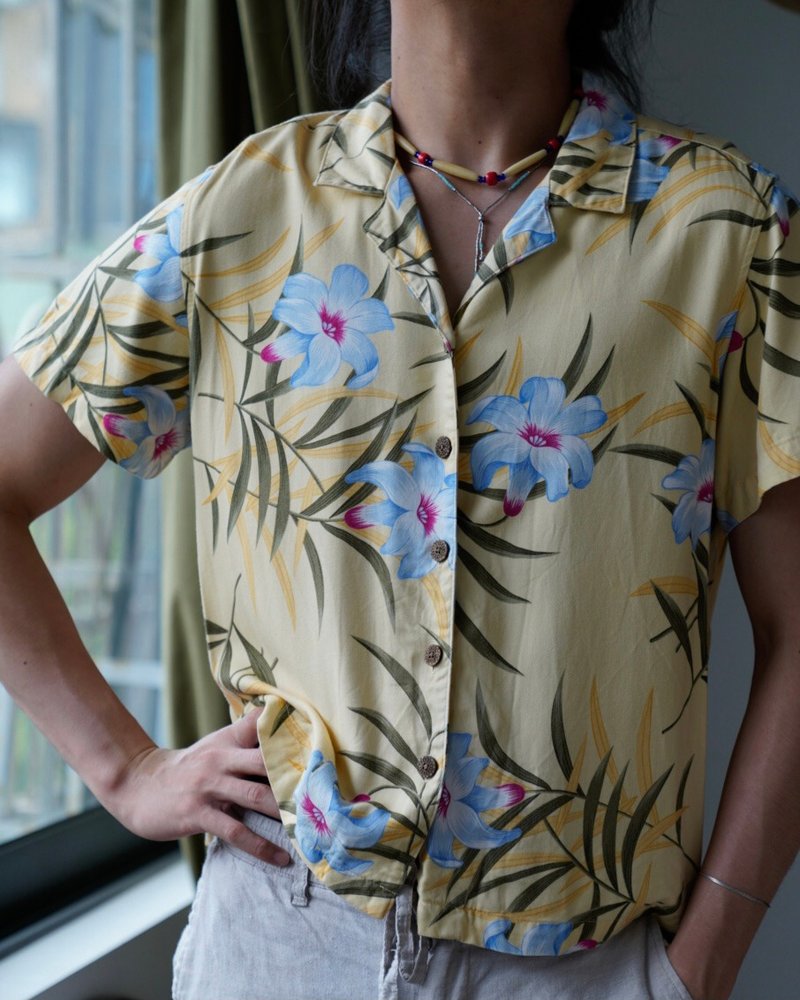 deb vintage M who stole my Hawaiian wreath - เสื้อเชิ้ตผู้ชาย - วัสดุอื่นๆ สีเหลือง