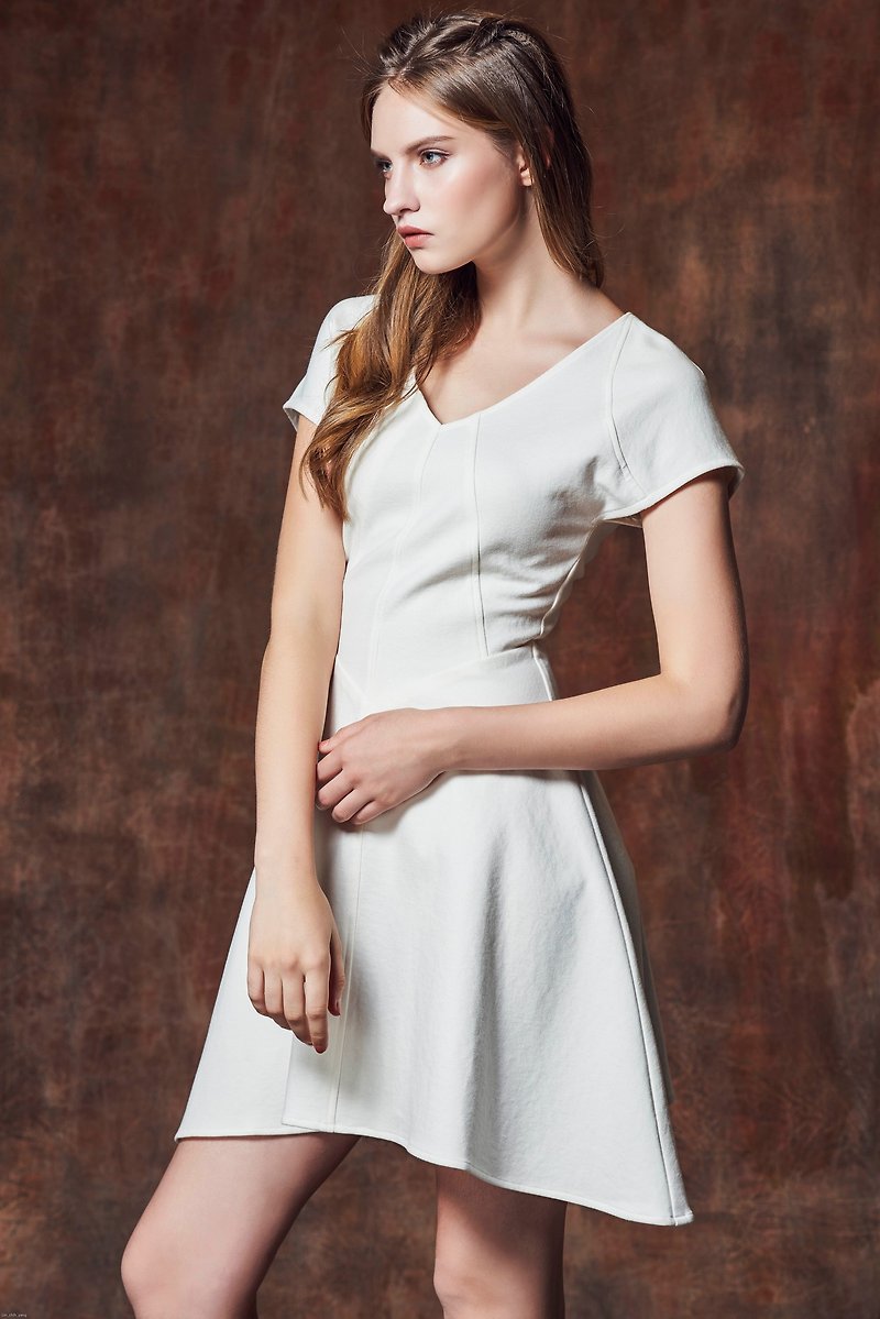 White short dress stitching - ชุดเดรส - ผ้าฝ้าย/ผ้าลินิน ขาว