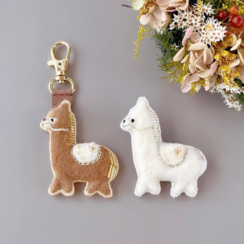 ウマアルパカブローチ・干支シリーズ 午年 - ブローチ - ウール ホワイト