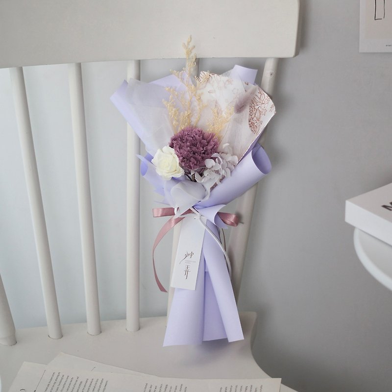 【艸踸Garden Lane Floral】Mother's Day Everlasting Carnation Bouquet-Elegant Purple (S) - ช่อดอกไม้แห้ง - พืช/ดอกไม้ 
