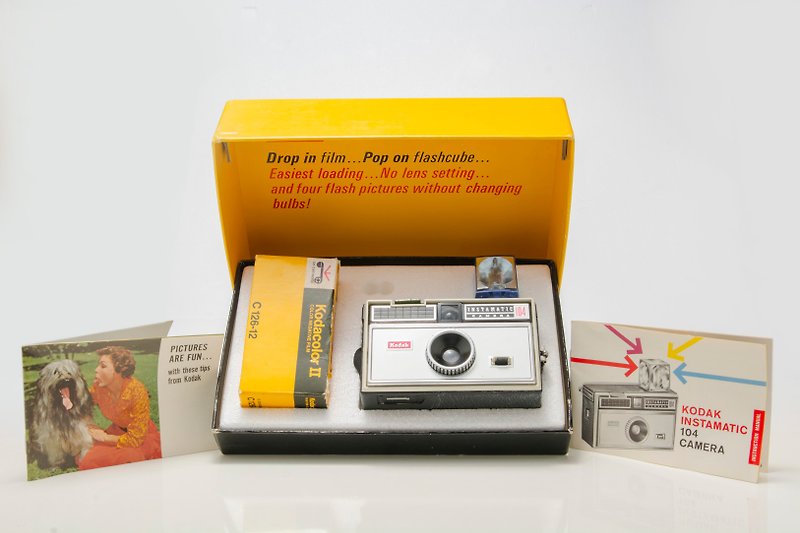 1965-1970s Kodak Instamatic 104 Outfit - กล้อง - โลหะ สีเหลือง