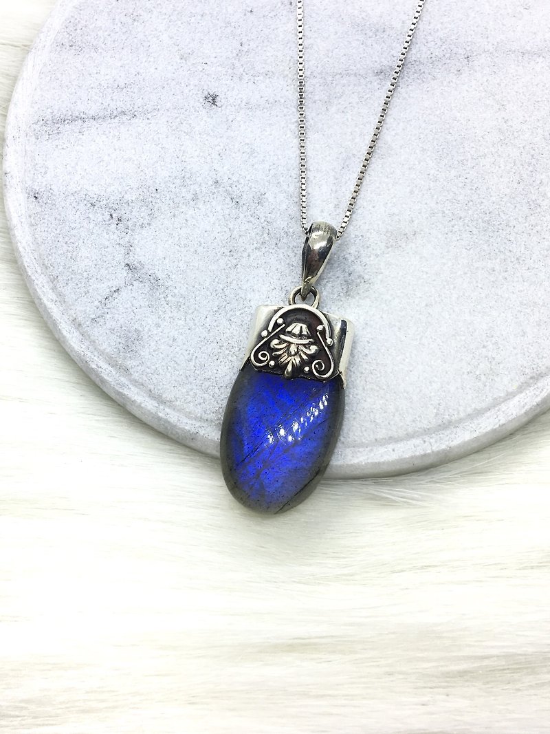 拉長石925純銀民族風項鍊 尼泊爾手工鑲嵌製作 款式1 - 項鍊 - 寶石 藍色