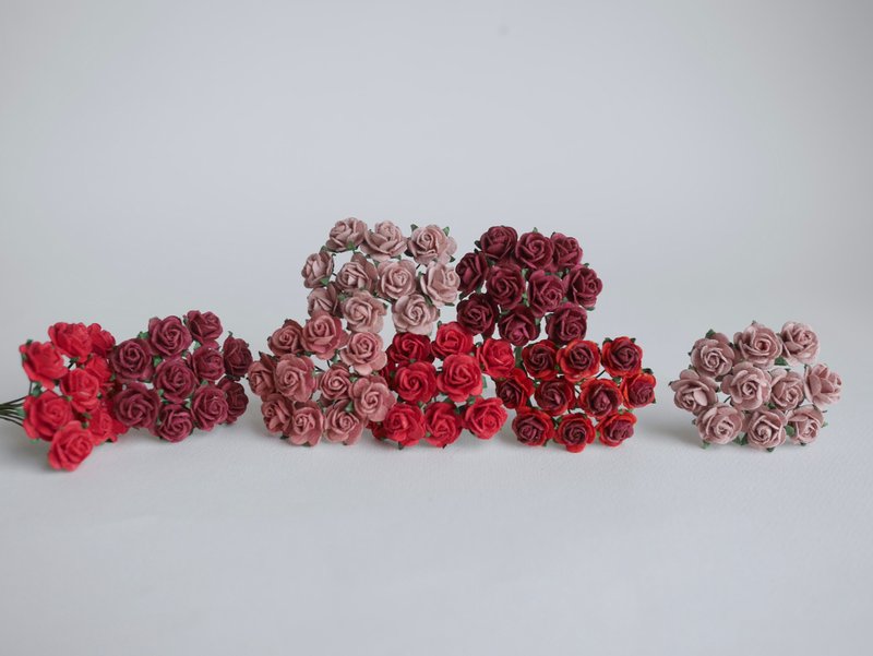 Paper Flower, DIY supplies mulberry small roses size 1.5 cm., mixed red color. - 其他 - 紙 紅色