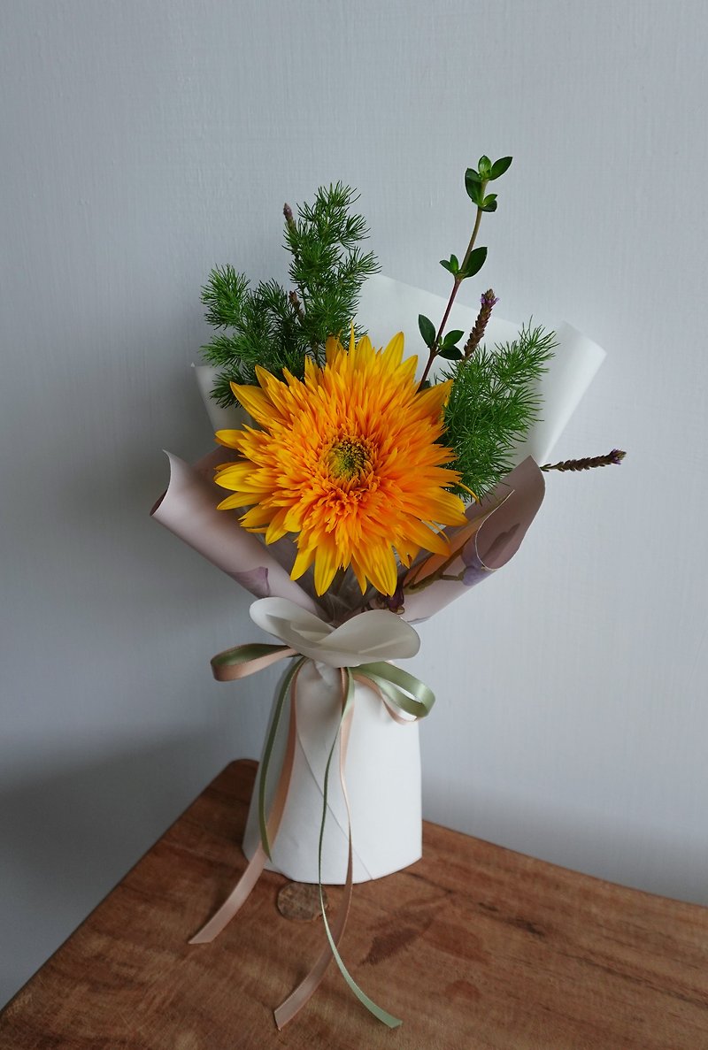 graduation bouquet - Dried Flowers & Bouquets - Plants & Flowers Orange