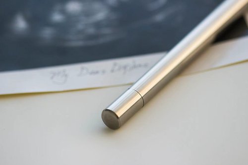 Artellia Quotidian 自動稀土磁石彈導金屬設計師鋼珠筆 銀