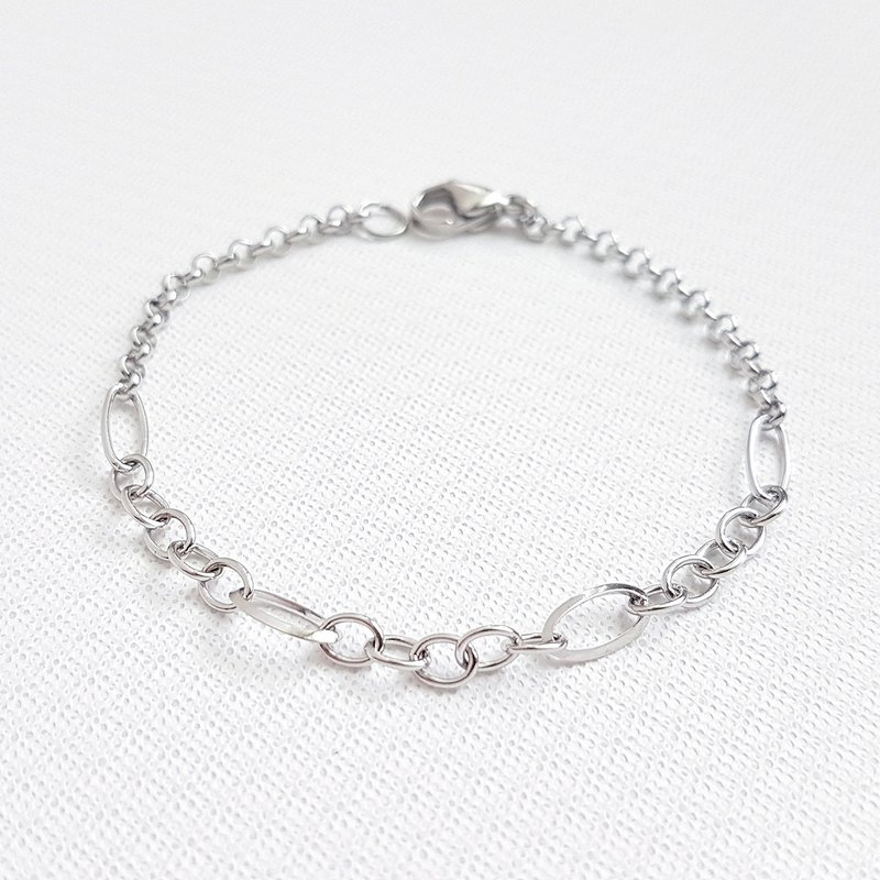 Stainless steel  Bracelet - สร้อยข้อมือ - สแตนเลส สีเงิน