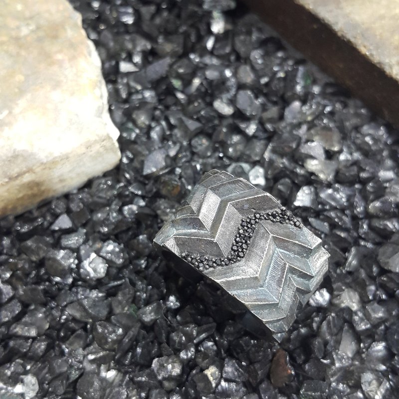 Dragon Scale Ring(Big) - 戒指 - 純銀 黑色