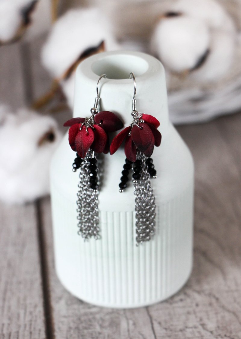 Fashionable earrings with chains Stylish earrings Gift for a girl - ต่างหู - ดินเหนียว สีแดง