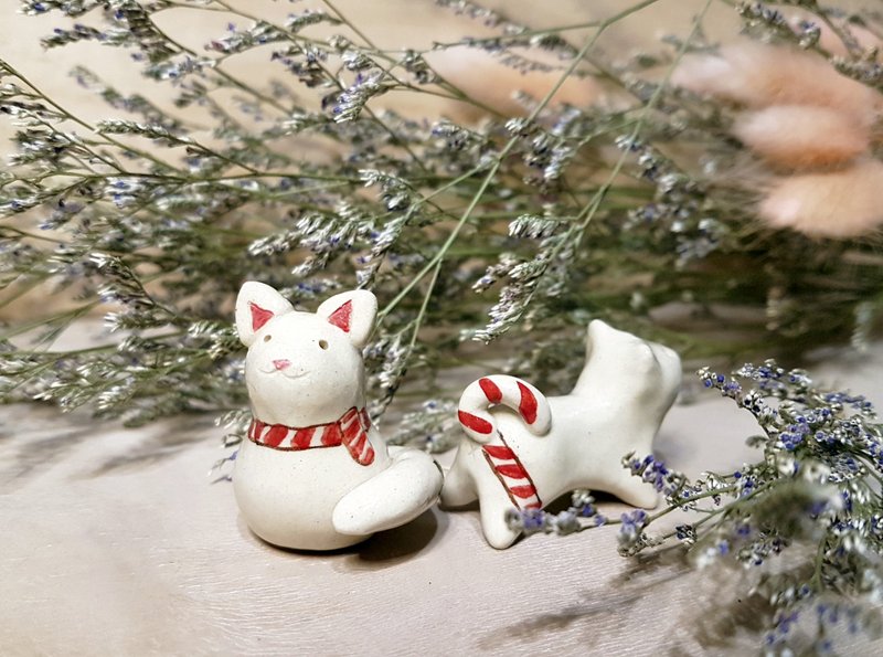 Handmade Small Objects Series-Cats for Christmas - ของวางตกแต่ง - ดินเผา 