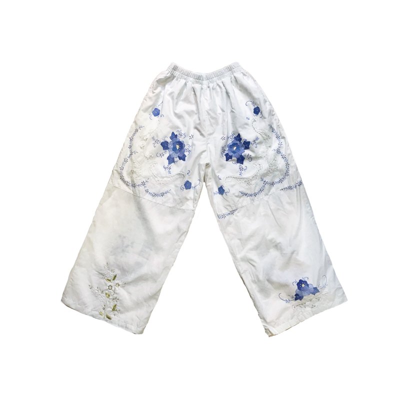 Vintage Embroidered Patchwork Pants 手工刺繡蘭花拼布雙面長褲 - 女裝闊腳褲/長褲 - 棉．麻 白色