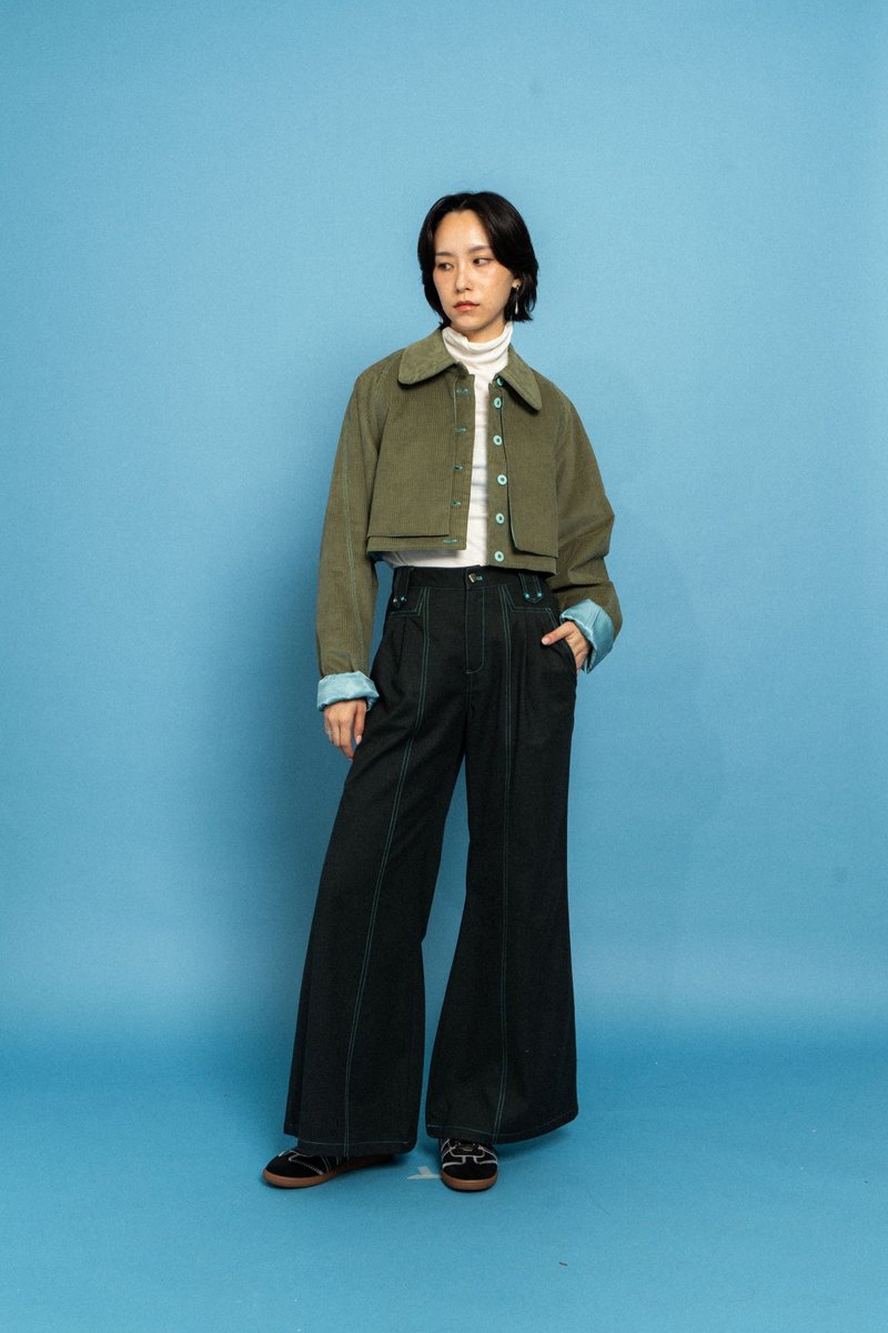 墨綠中腰喇叭褲 Green Mid-rise boot-cut - 女長褲 - 其他材質 綠色